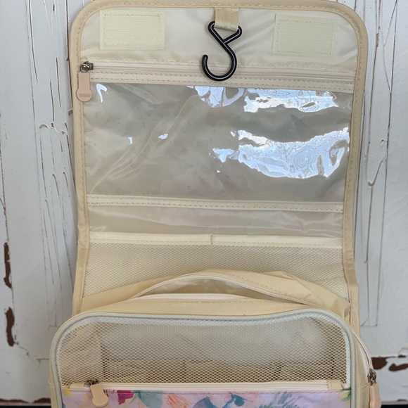 Travel Toiletrie/Makeup Bag - Picture 2 of 4